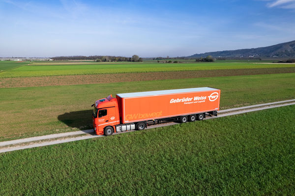 Lkw der Spedition Gebrüder Weiss in Österreich